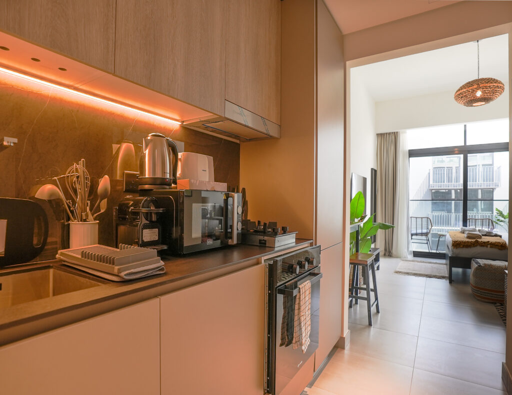 Vibrant and Chic Studio | Accessible | Cosy