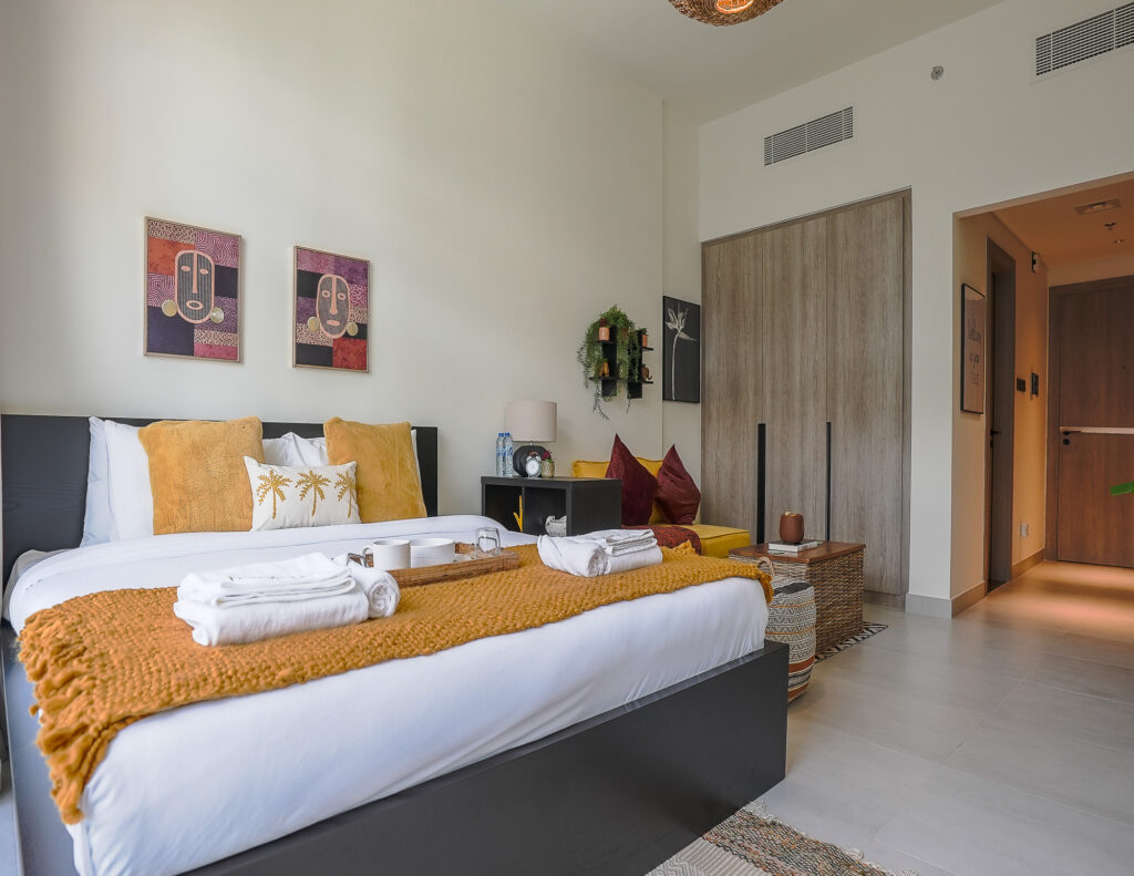 Vibrant and Chic Studio | Accessible | Cosy