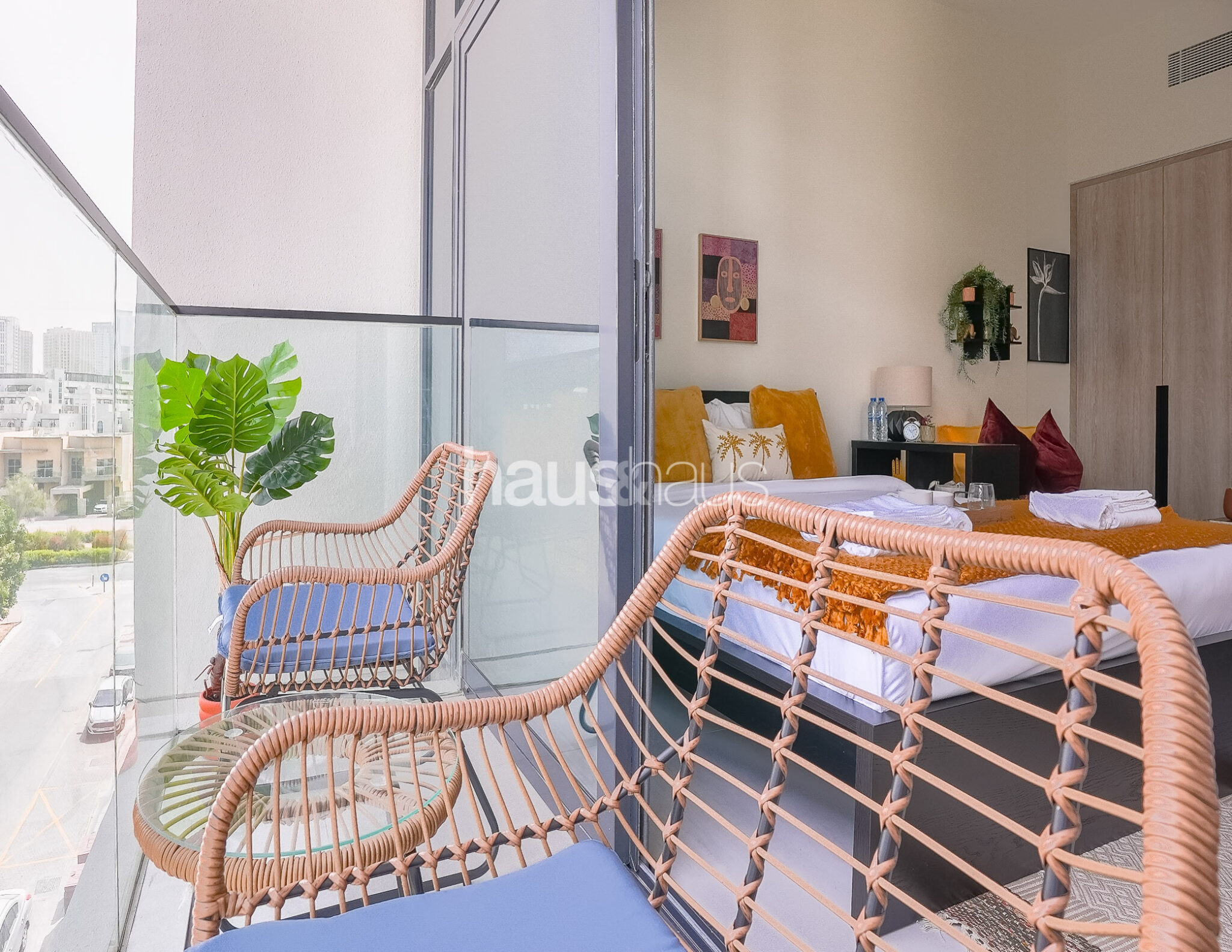 Vibrant and Chic Studio | Accessible | Cosy