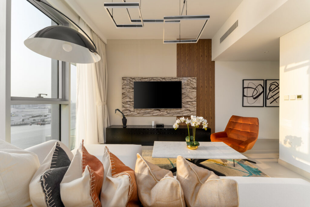 Contemporary | Great Skyline View | Spacious
