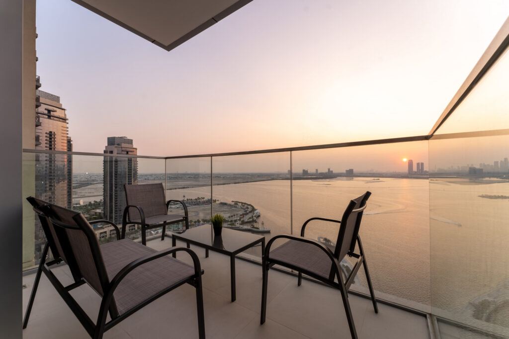 Contemporary | Great Skyline View | Spacious
