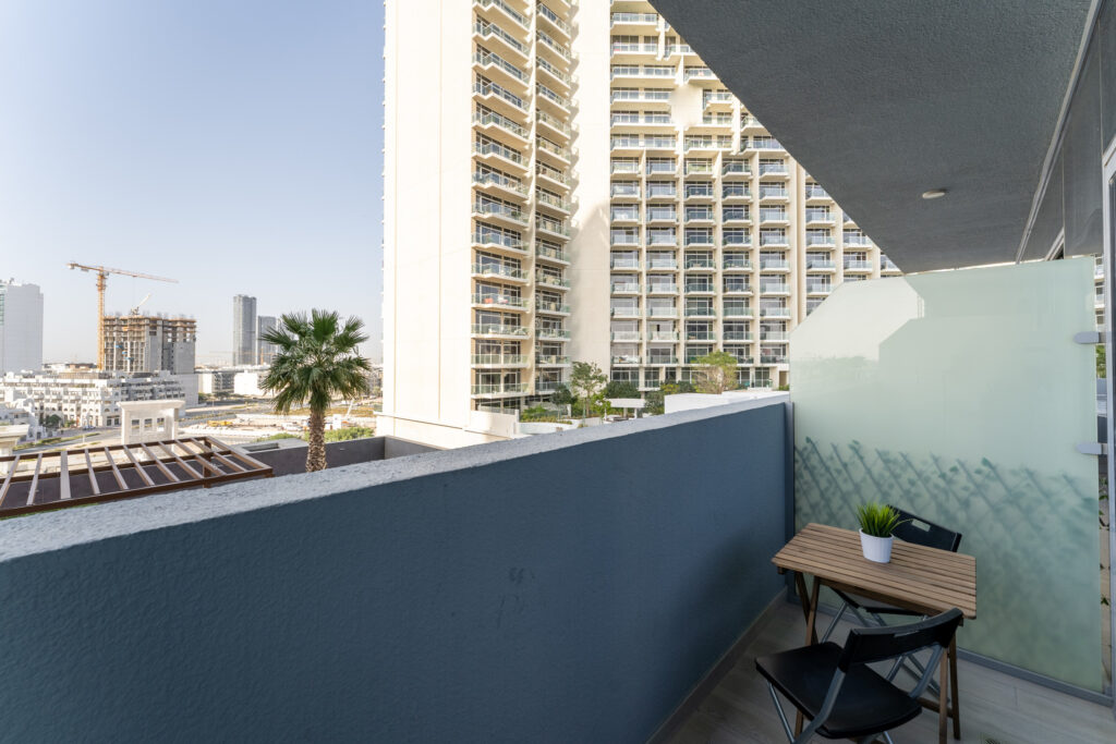 Muebles Modernos | Balcón | Espacioso