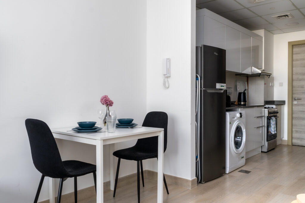 Muebles Modernos | Balcón | Espacioso