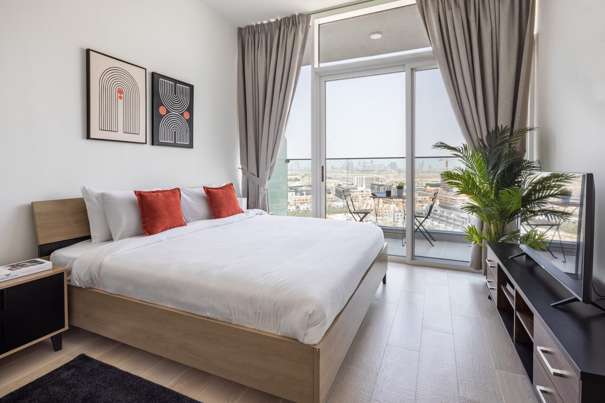 Vibrant Studio | Multiple Units | Charming