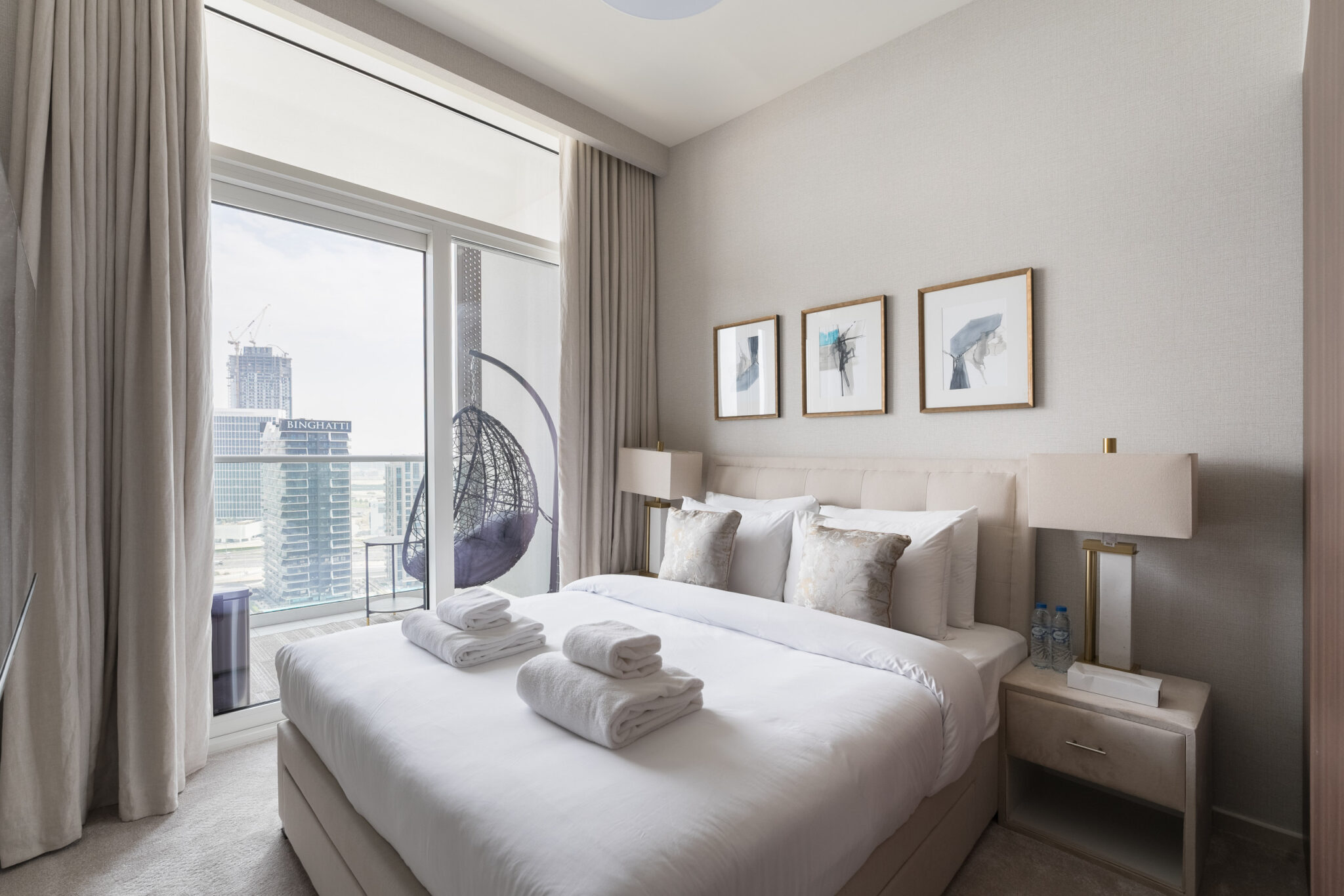 Charming Dubai Canal View | High Floor | Deluxe