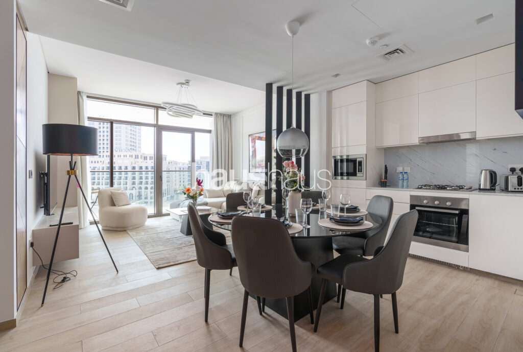 Premium | Picturesque Lagoon | Creek Beach View