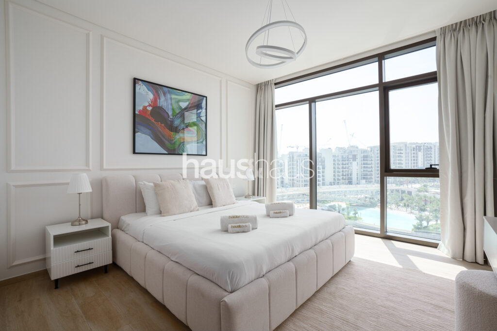 Premium | Picturesque Lagoon | Creek Beach View