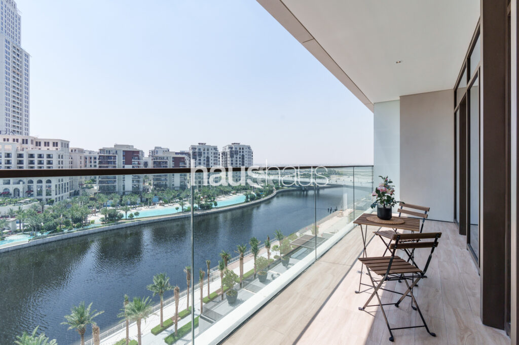 Premium | Picturesque Lagoon | Creek Beach View