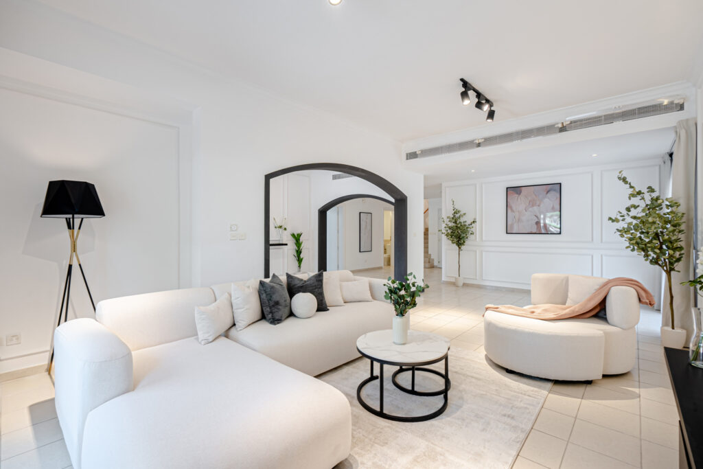 Ideal for Families | Lake View | Very Spacious