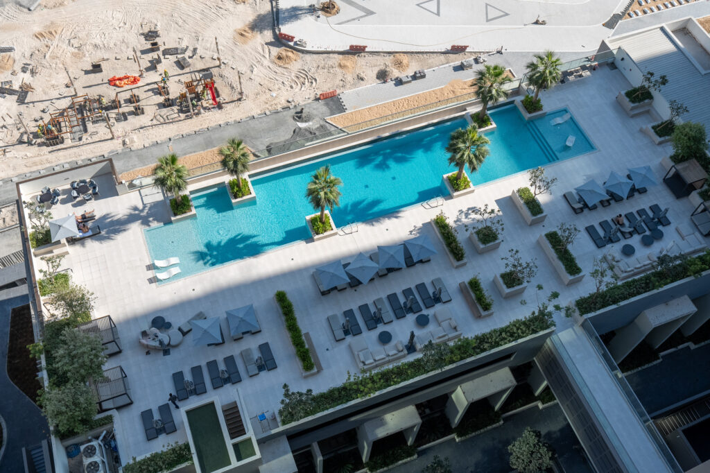 Pool View | Cosy Studio | Beautiful Facilities