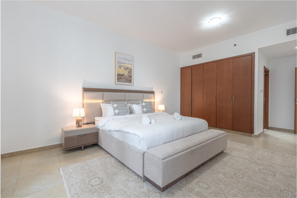Spacious 1BR | Central | Near Marina Walk