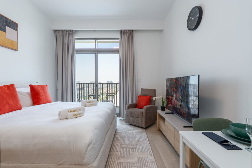 Cosy Studio with Pool View | Your Poolside Escape
