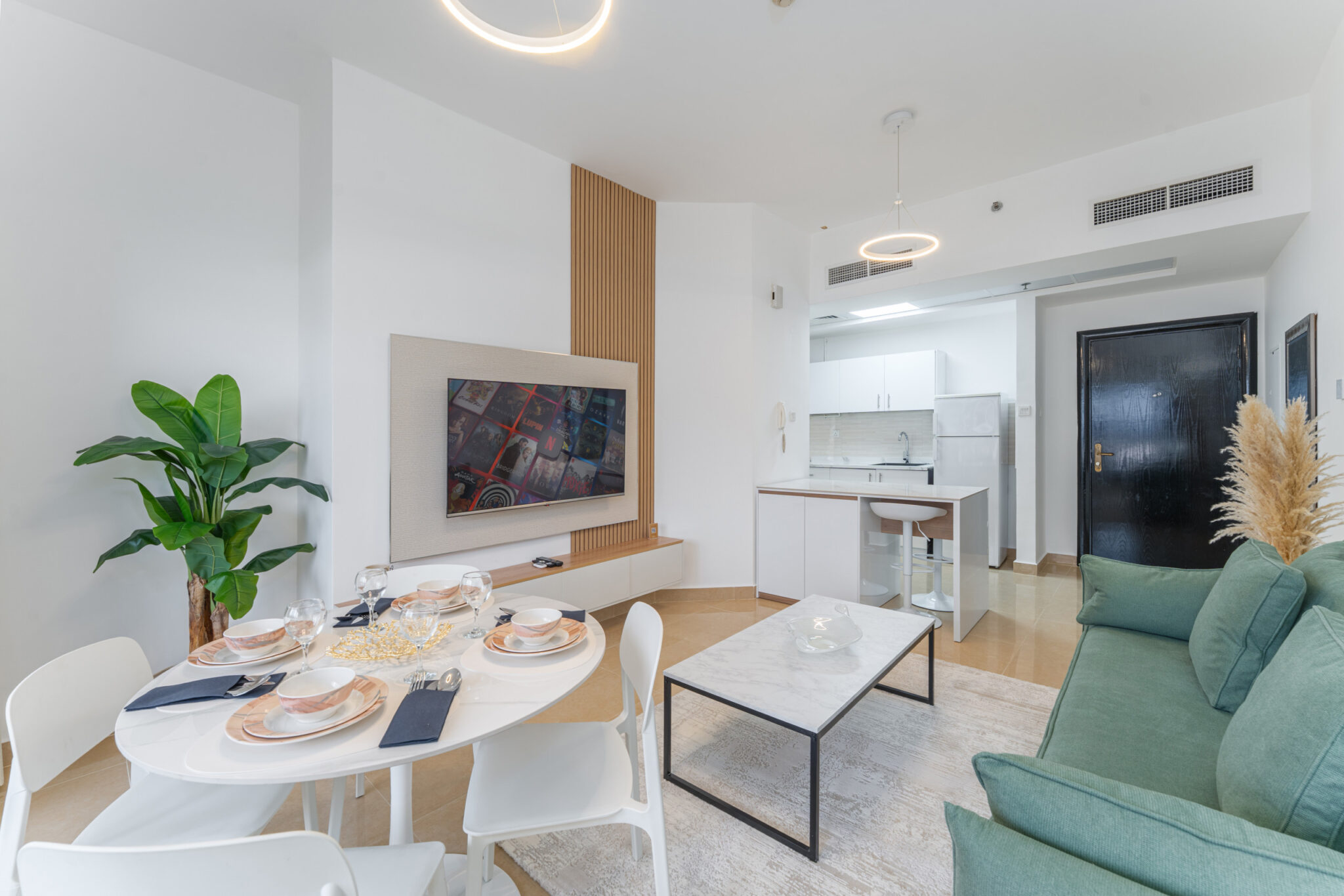Upgraded 1BR | Near Circle Mall | Sleeps 4