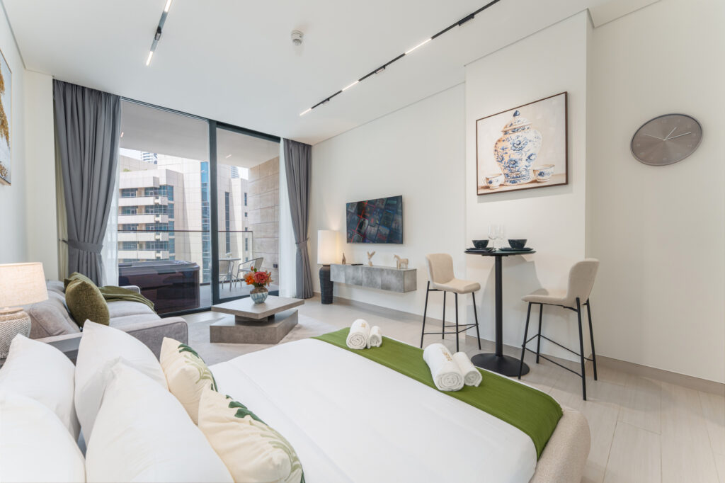 Urban Escape | Private Jacuzzi | Multiple Units