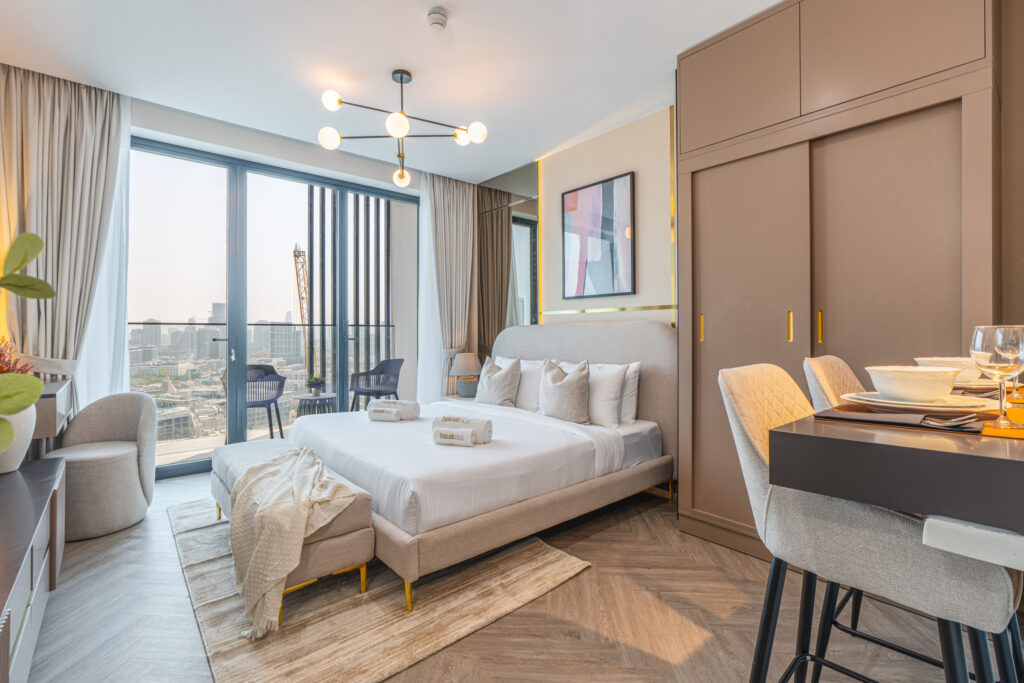 Chic and Elegant Studio | Close to Circle Mall | Charming