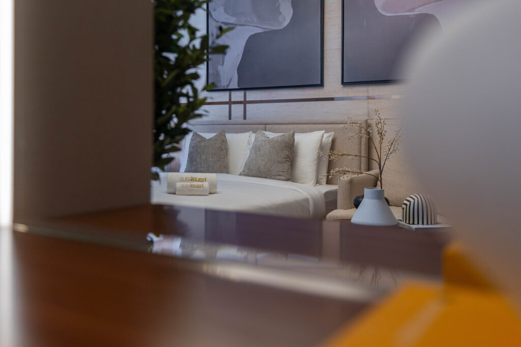 Brand New | Canal Views | Luxurious Ambience