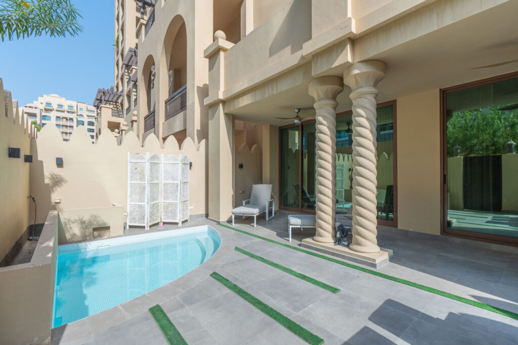 Luxurious | Direct Beach Access | Full Upgraded