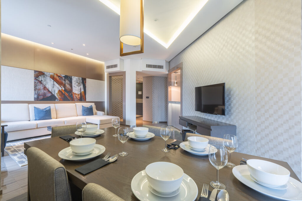 Close to Creek Park | Spacious | Hotel Facilities