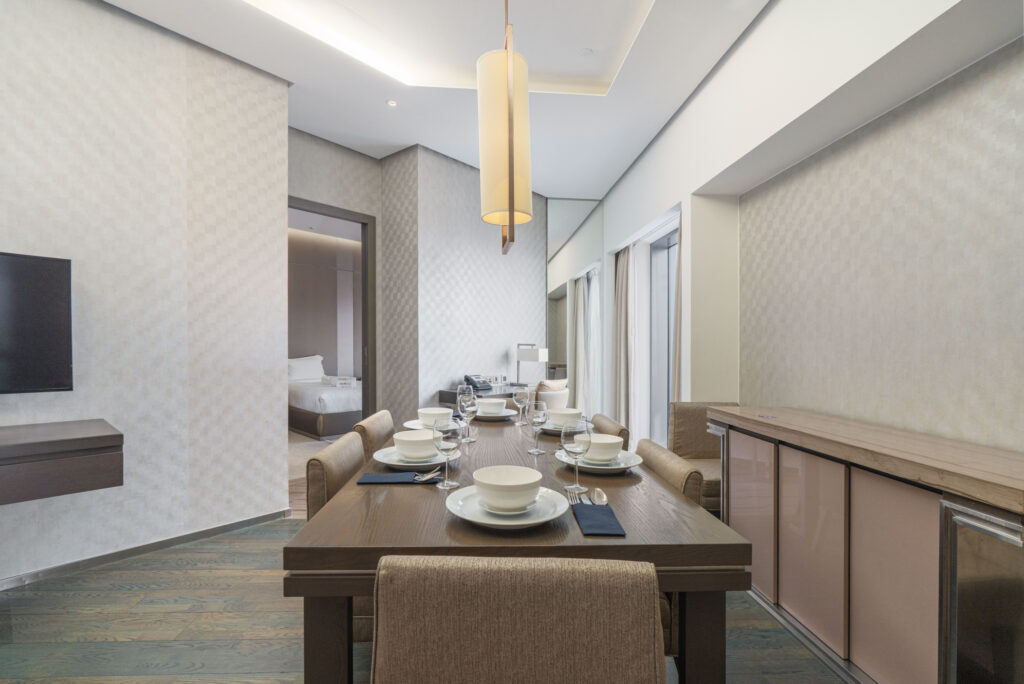 Close to Creek Park | Spacious | Hotel Facilities