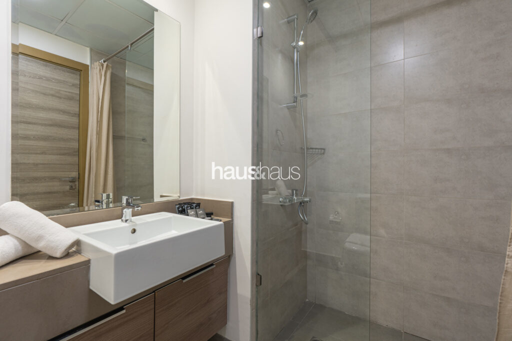 Bright Studio | Modern Facilities | Near Park