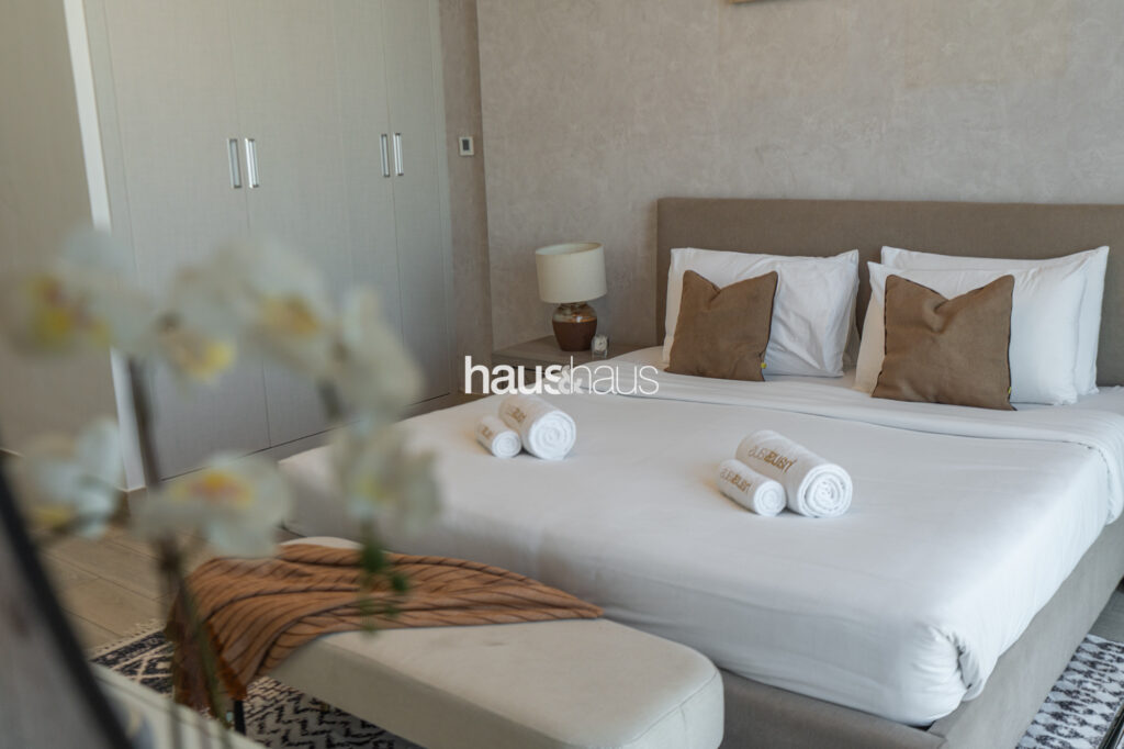 Bright Studio | Modern Facilities | Near Park