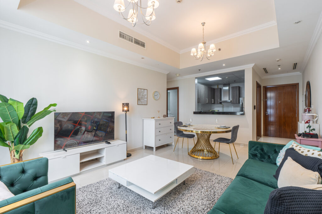 Comfortable 1BR Retreat | Prime Downtown Location