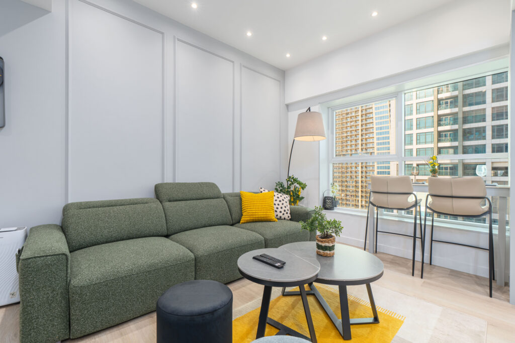 Lakefront Living | Stunning Community | Equipped