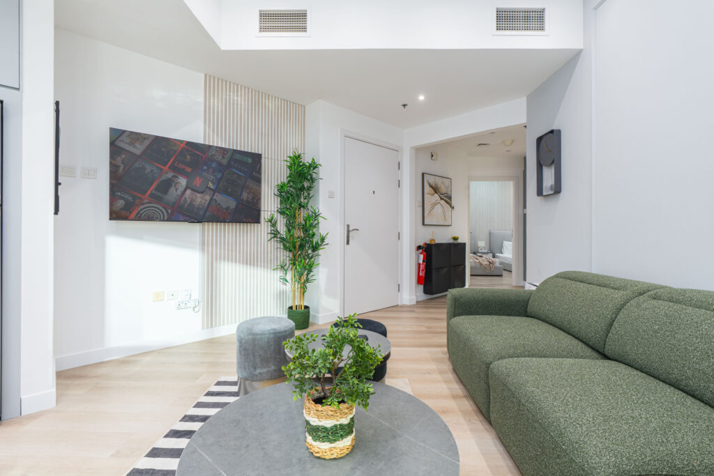 Lakefront Living | Stunning Community | Equipped