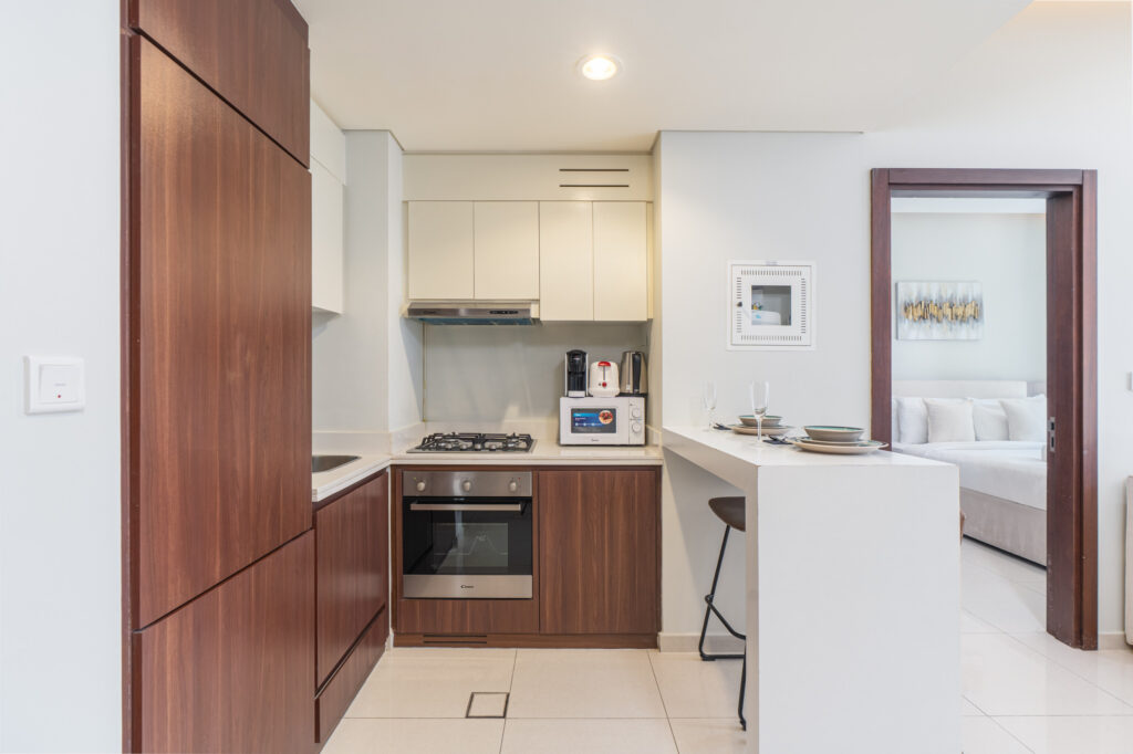 Canal Views | Easy Access to Downtown Dubai | 2BR