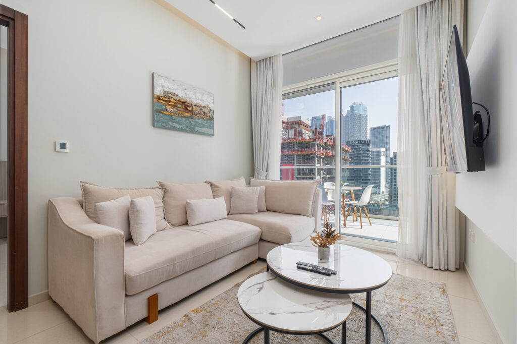 Canal Views | Easy Access to Downtown Dubai | 2BR