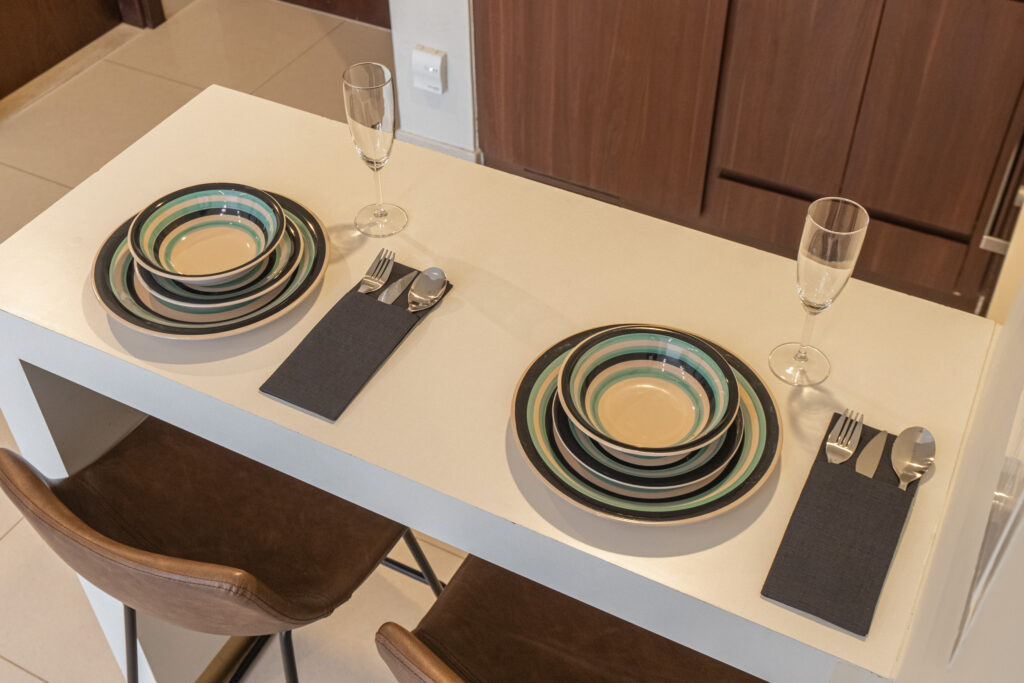 Canal Views | Easy Access to Downtown Dubai | 2BR