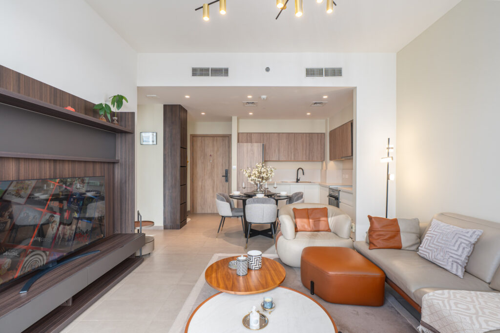 Contemporary 1 Bedroom | Pool View | Near Park