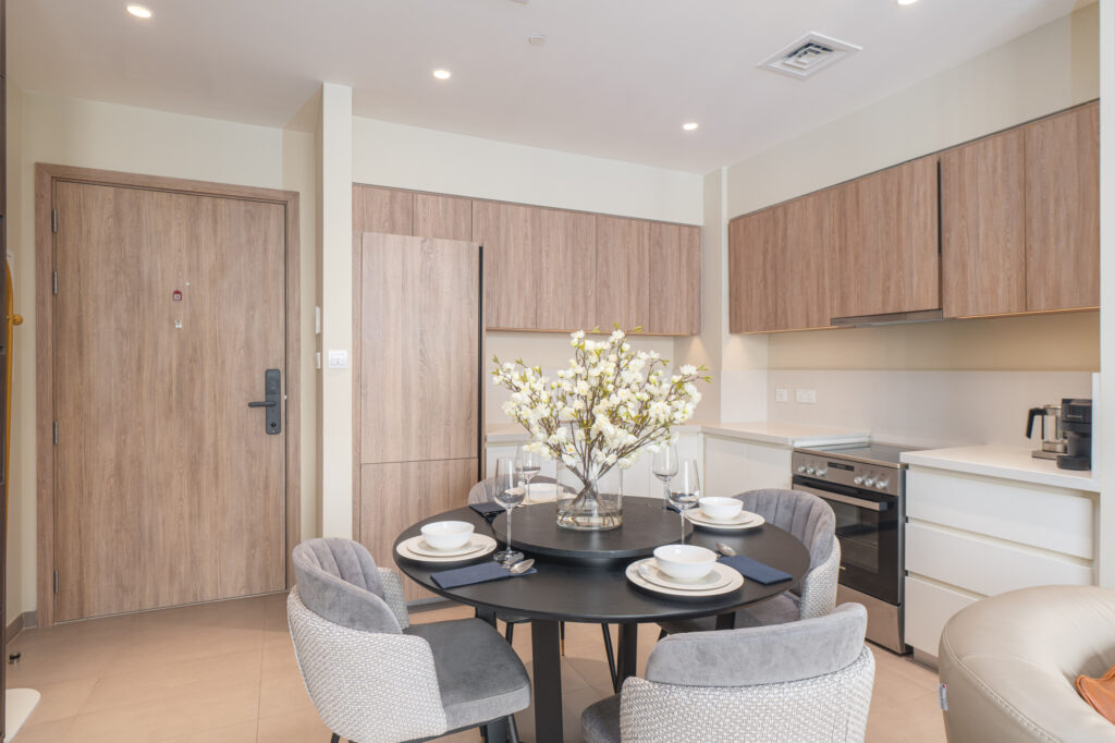 Contemporary 1 Bedroom | Pool View | Near Park