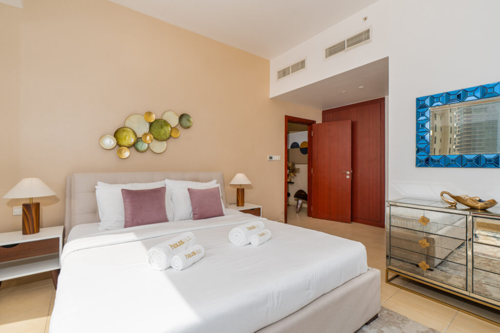 Spacious | Few Steps from Beach and Marina Walk