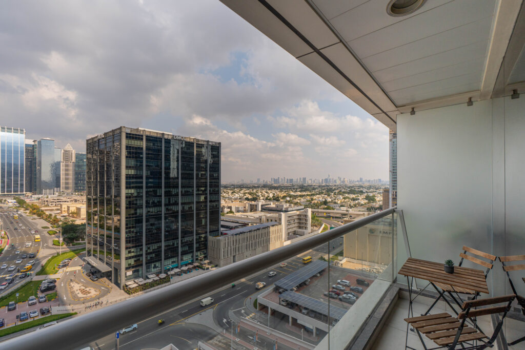 Spacious Studio | Beautiful Neighbourhood