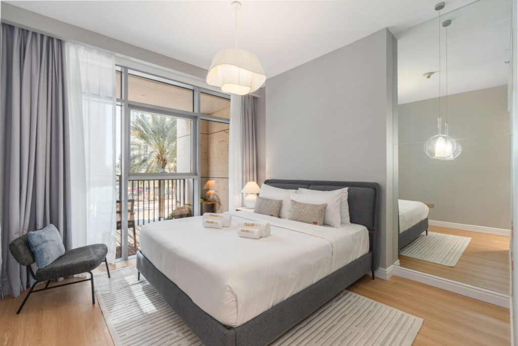 Spacious and Sleek 1BR | Close to Burj Khalifa