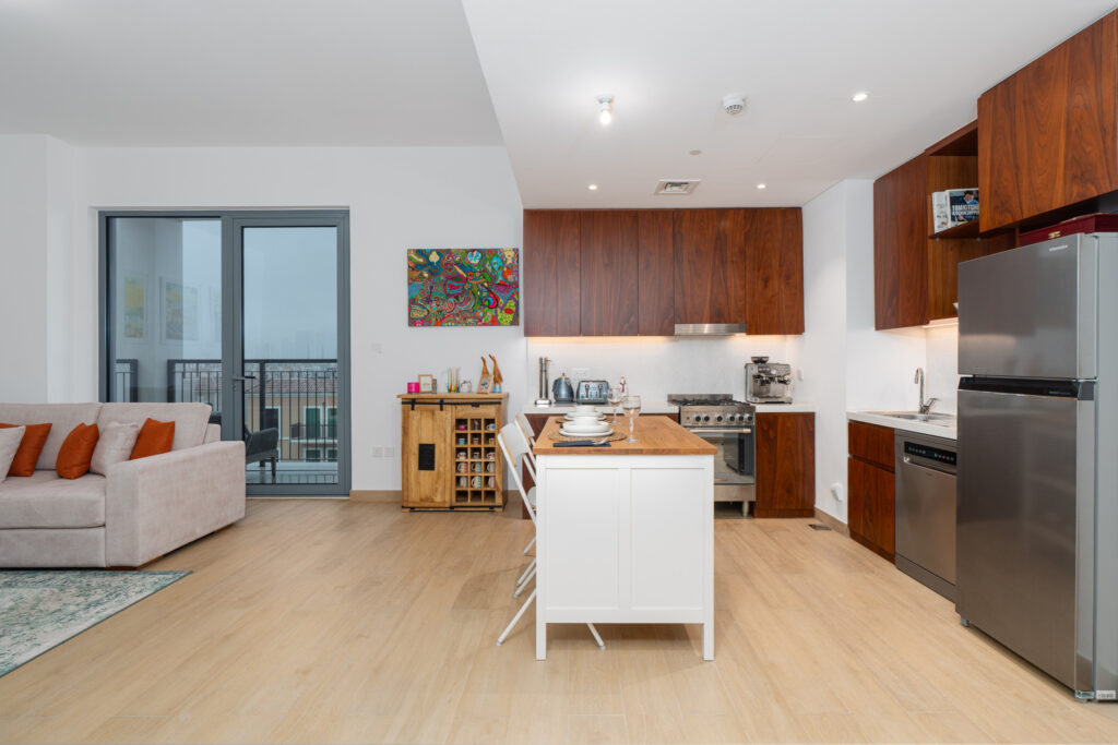 Chic | Fully Equipped | Waterfront Community