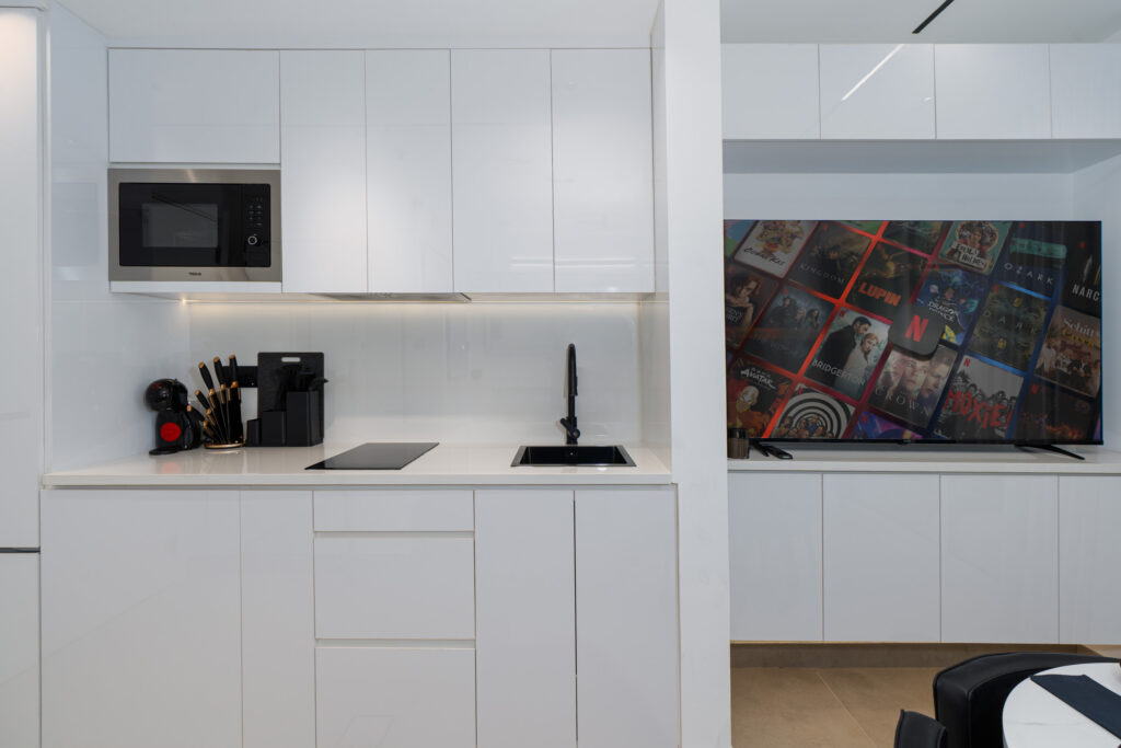 Fully Equipped | Skyline Views | Great Facilities