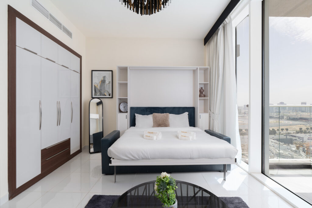 Cozy Studio Living | Motor City & Track Views