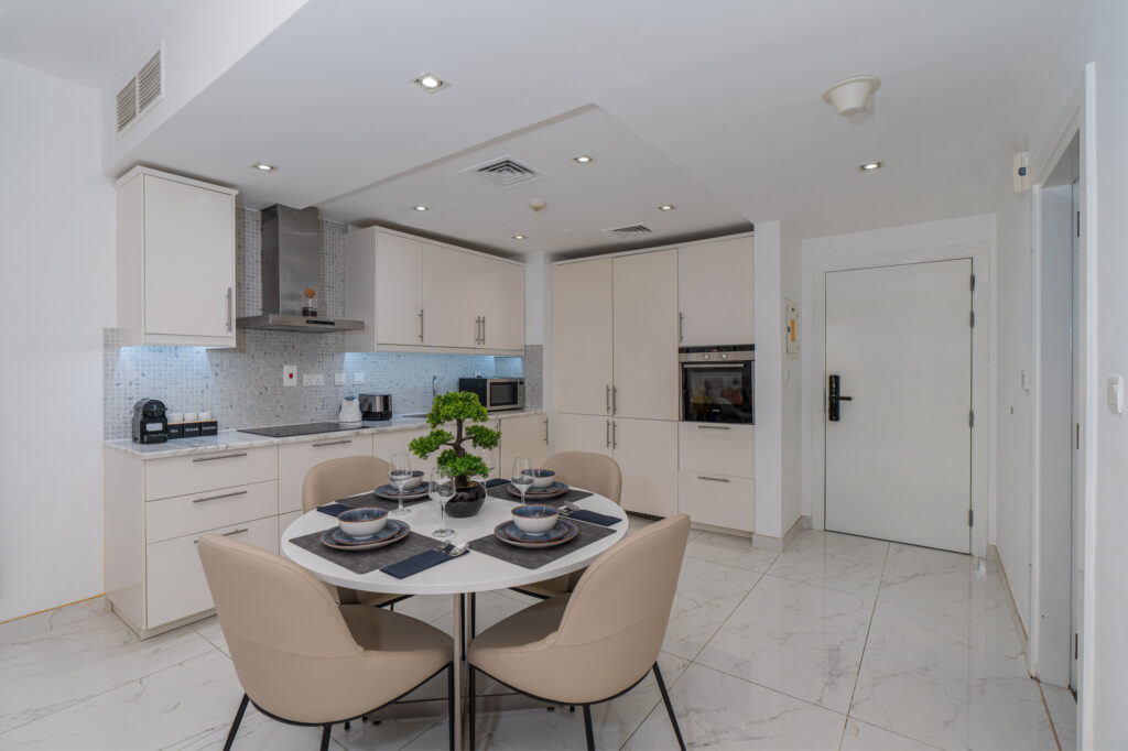 Spacious Studio | Steps from Beach | Vibrant Living