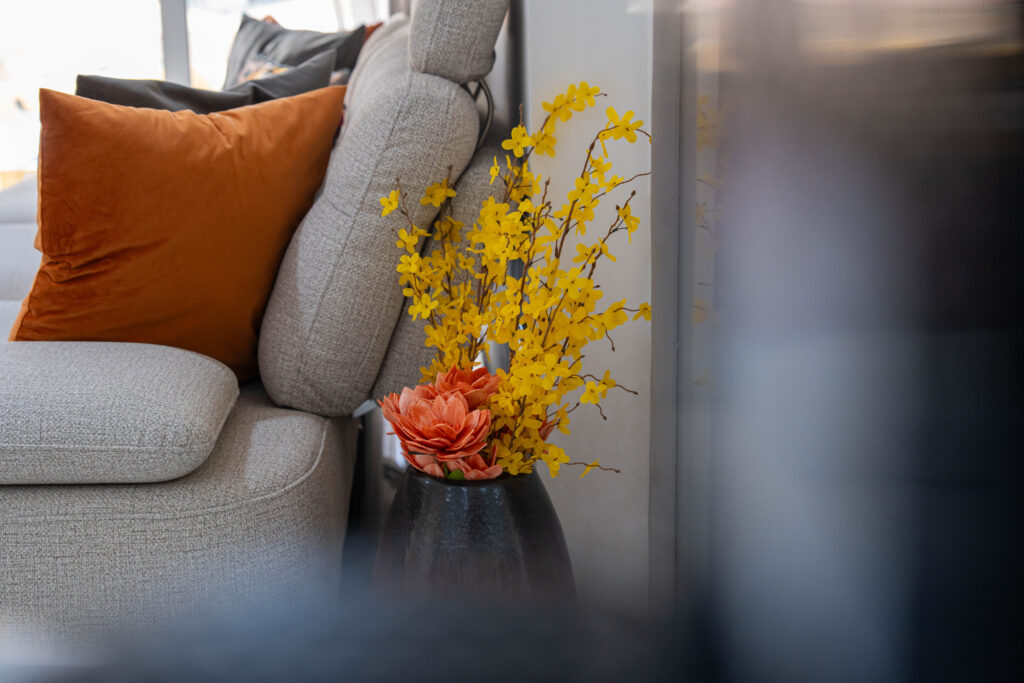 Spacious Studio | Steps from Beach | Vibrant Living