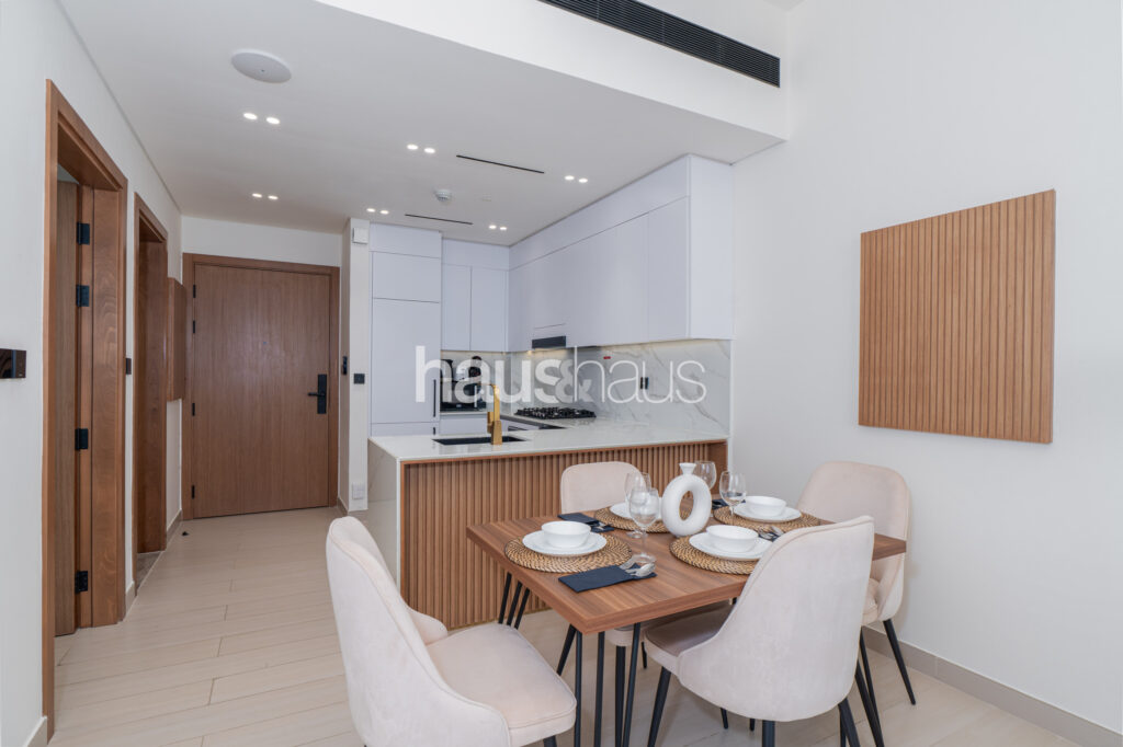 Contemporary 1BR | High Floor | Fully Equipped
