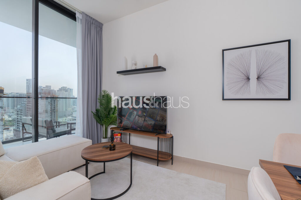 Contemporary 1BR | High Floor | Fully Equipped