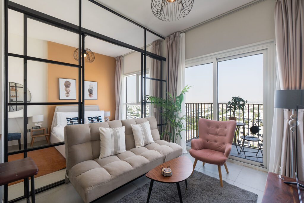 Chic Stay | Beautiful Facilities and Neighbourhood