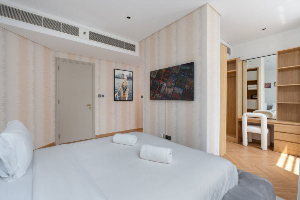 Contemporary 2BR | Central | Fully Equipped