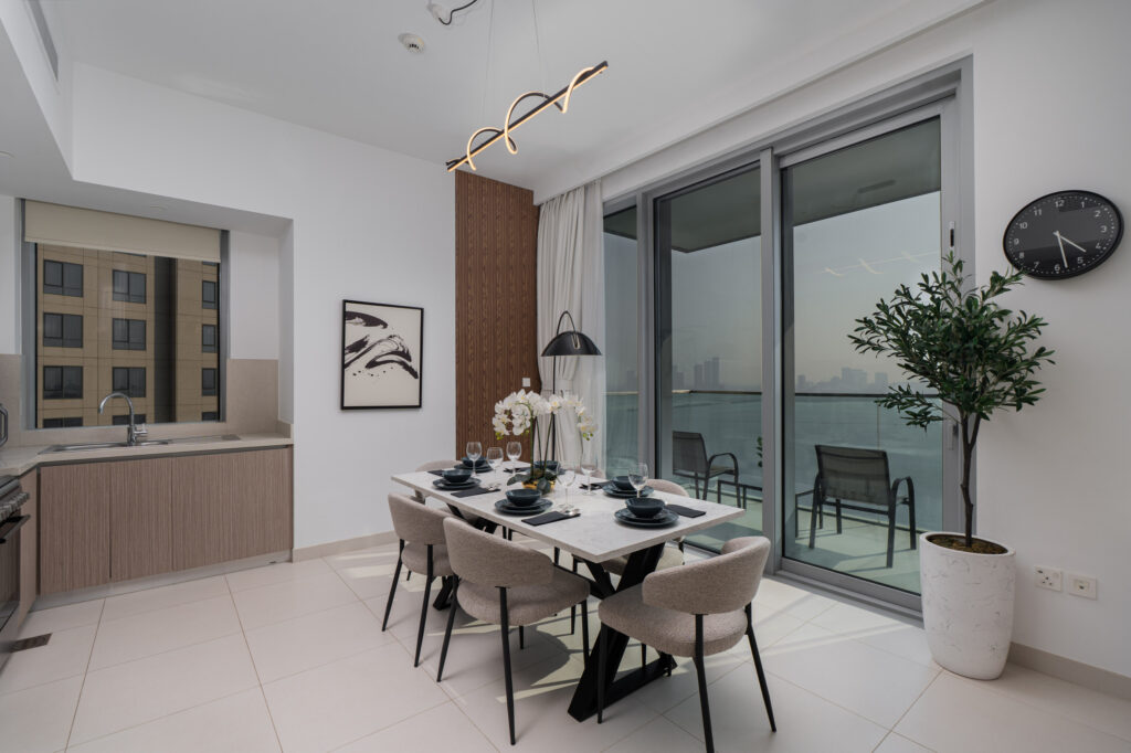 Spectacular Views | Contemporary | Creek Harbour