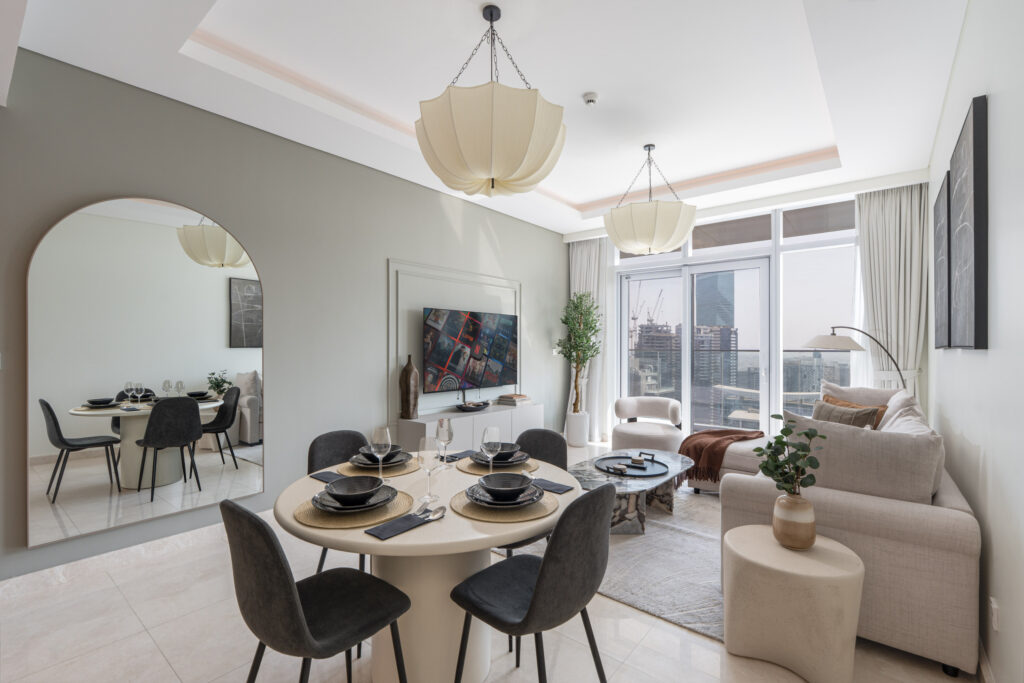 Central | Spacious 3BR | Skyline View