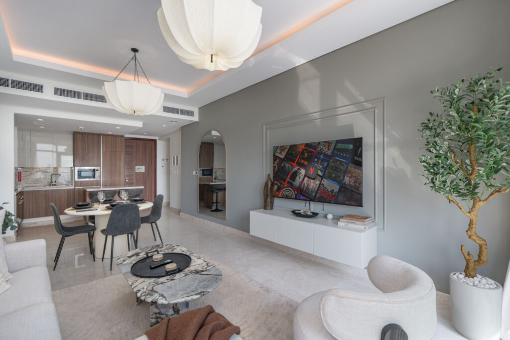 Central | Spacious 3BR | Skyline View