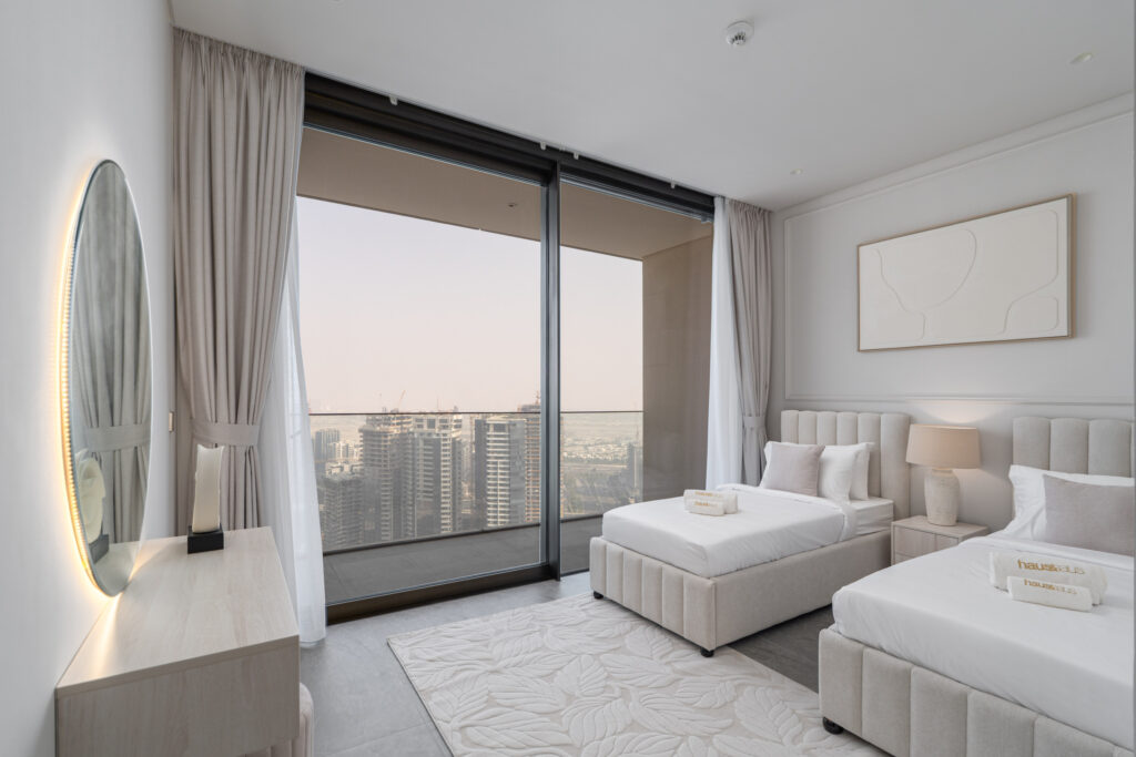 Stunning Burj Khalifa and Canal View | Luxurious 3BR